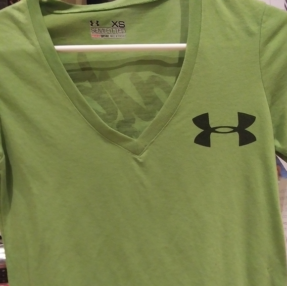 Under Armour T-Shirt - Picture 2 of 3